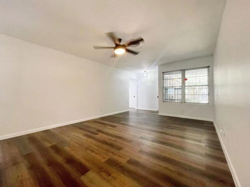 8615 Barclay St, Dallas TX  75227-8312 exterior