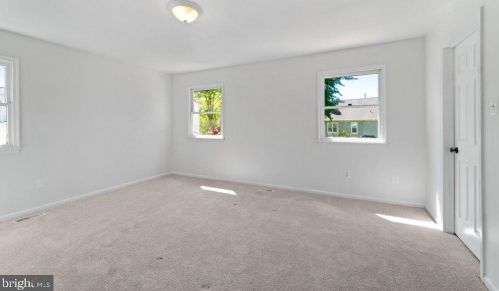 5307 Gln Grn Ct, Alexandria VA 22315-4230 exterior