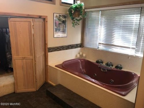 19042 Brandywine Dr, Gobles MI 49055-8691 exterior