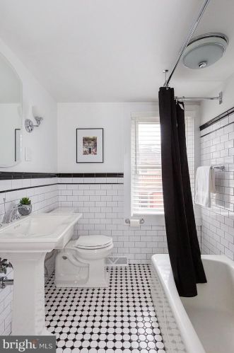 249 New Holland Ave, Lancaster PA 17602-2301 exterior