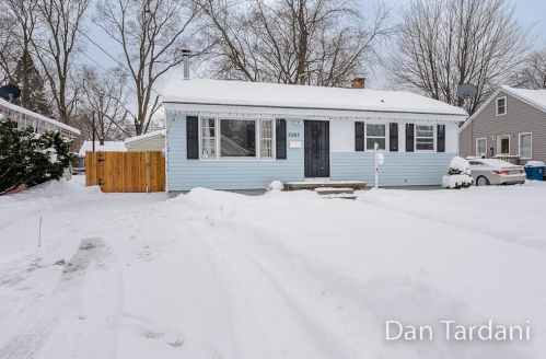 2067 Cutler Ave, Meskegon, MI 49441-1435