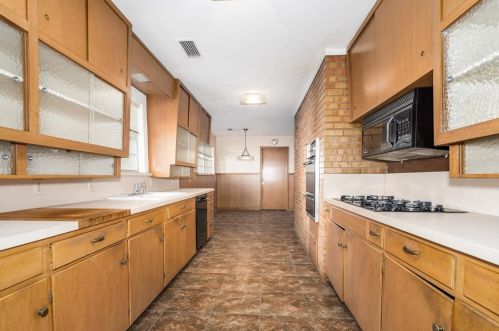 3223 Duchess Trl, Dallas TX 75229-5012 exterior