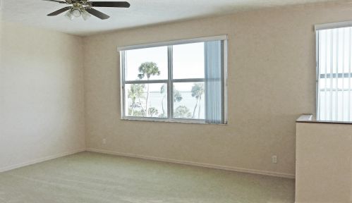 8309 Indian Riv Dr, Fort Pierce FL 34982-7716 exterior