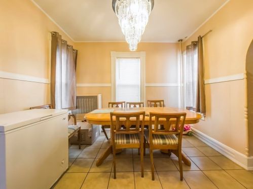 24 Cleveland St, Springfield MA  01104-2402 exterior