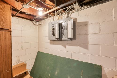 4706 Oklahoma Ave, Milwaukee WI  53219-0024 exterior