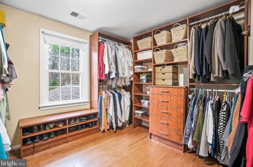 1901 Fallsmead Way, Rockville MD 20854-2640 exterior