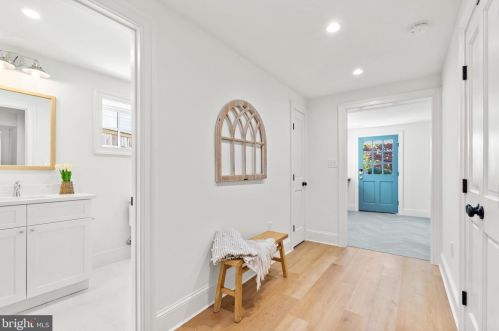 4420 Fessenden St, Washington DC  20016-4054 exterior