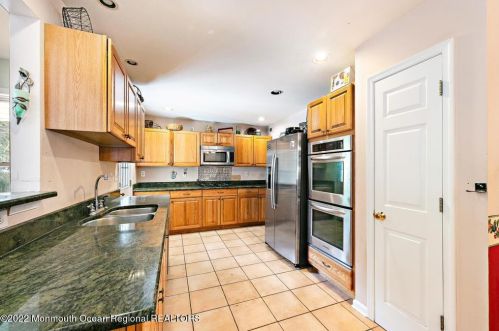 19 Glenwood Dr, Berkeley Township NJ 08721 exterior