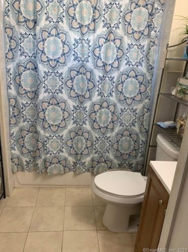 56 Maple Ave, Derby CT 06418-1328 exterior