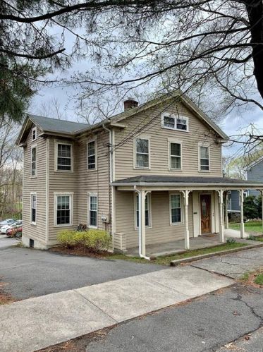 253 High St, Milford, CT 06460-3250