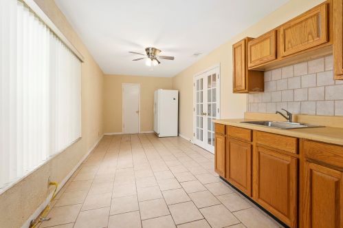 748 Oak St, Fort Pierce FL 34952-1341 exterior