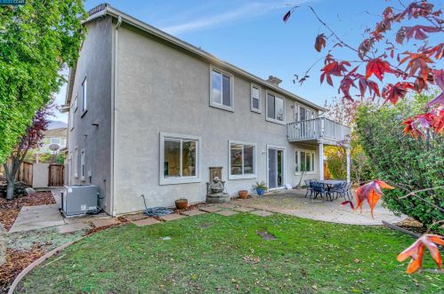 985 Rolling Wood Way, Concord CA 94521-5420 exterior