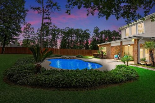 15 Kings Hill Ln, Humble, TX 77346-4041