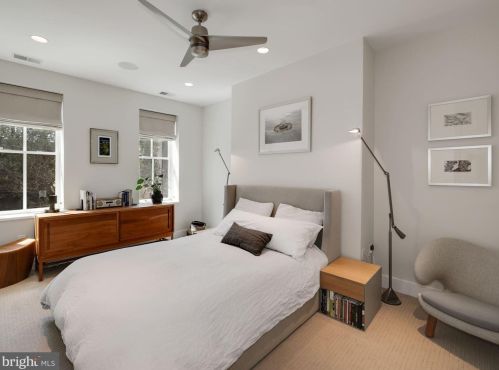 1221 T St, Washington DC 20009-7535 exterior