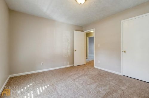 808 Stonemill Mnr, Lithonia GA 30058-8230 exterior