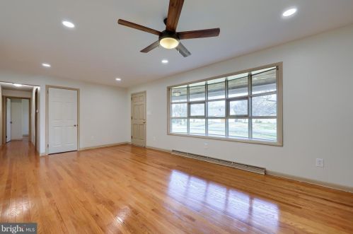 34 Corry Ave, Lancaster PA 17601-3933 exterior