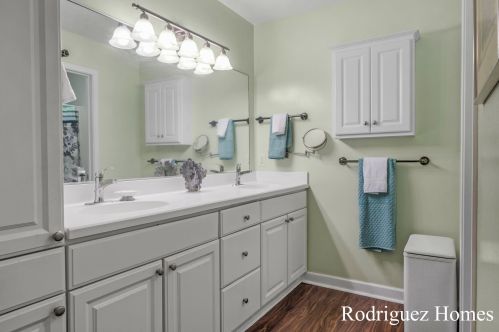 3905 Pemberton Dr, Grand Rapids MI 49508-8894 exterior