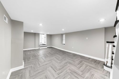 850 50th Pl, Chicago IL 60609-5155 exterior