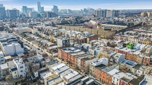 2011 Brown St, Philadelphia PA 19123-2256 exterior