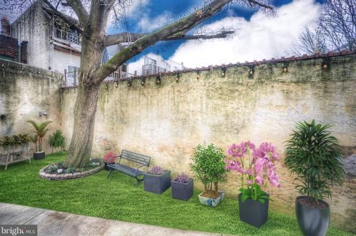 875 Lawrence St, Philadelphia PA 19120-4126 exterior