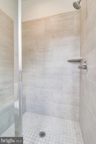 6208 Kellogg Dr, Mc Lean VA  22101-3121 exterior