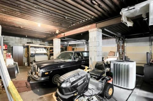 216 Castle Shannon Blvd, Pittsburgh PA 15228-2233 exterior