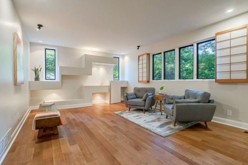 620 Colebrook Ct, Atlanta GA  30327-4710 exterior