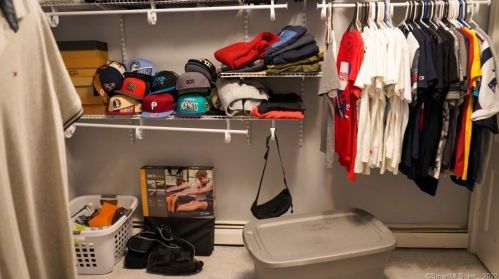 4 Smith St, New Britain CT 06053-3621 exterior