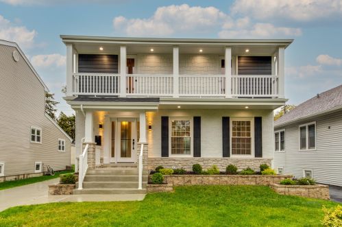 387 Emroy Ave, Elmhurst, IL 60126-2427