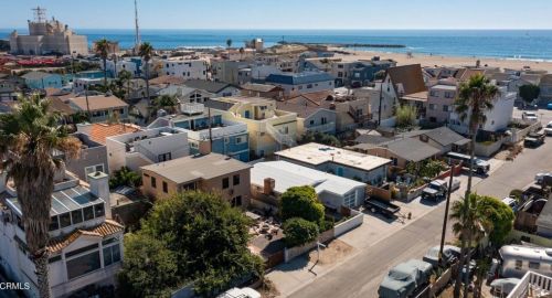 128 Camarillo Ave, Oxnard CA  93035-4605 exterior