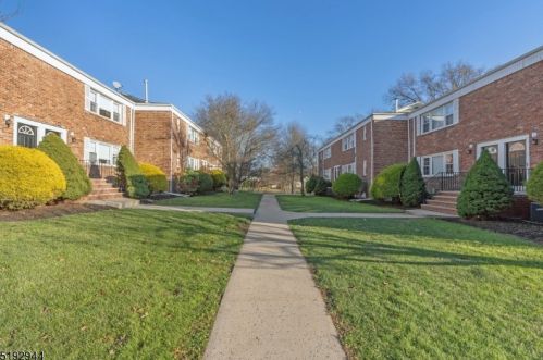 16 Dartmouth Ave, Bridgewater NJ  08807-3423 exterior