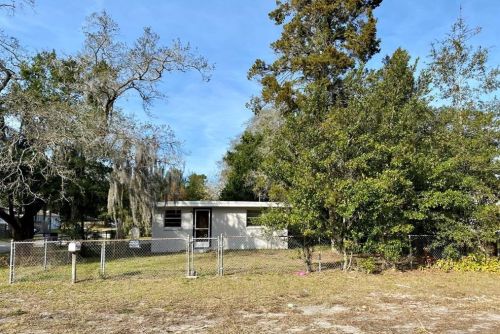 1410 98th Ave, Tampa FL  33612-8285 exterior