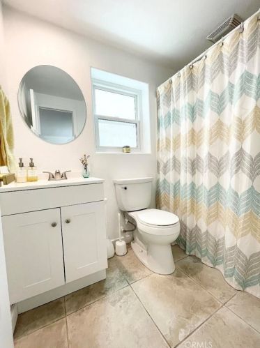 320 Rossmore Dr, Oxnard CA  93035-4465 exterior