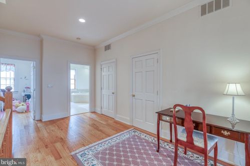 124 Bainbridge St, Philadelphia PA 19147-1866 exterior