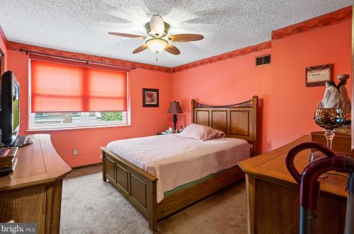 742 Johnston St, Philadelphia PA 19148-4943 exterior