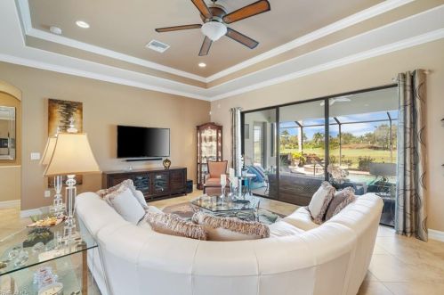 10063 Biscayne Bay Ln, Naples FL 34120-3754 exterior