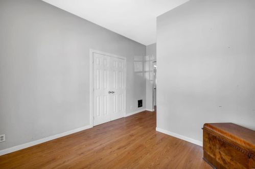 4935 Hummelsheim Ave, Saint Louis MO 63123-4710 exterior