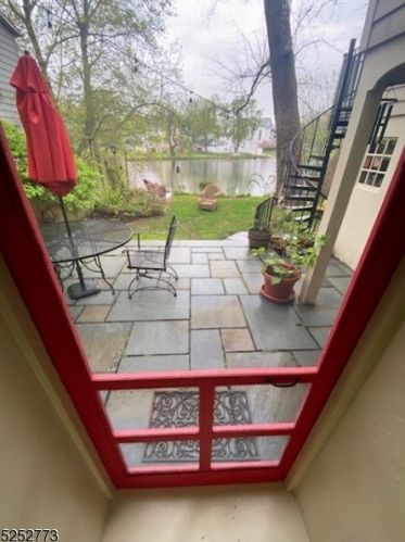 31 Ctr St, Clinton NJ exterior