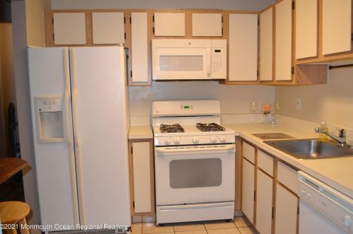 1902 Lilly Ln, Jackson Twp NJ 08527-4144 exterior