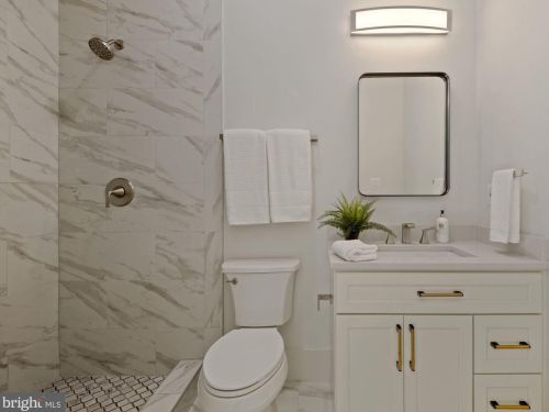 6516 Beverly Ave, Mc Lean VA 22101-5222 exterior