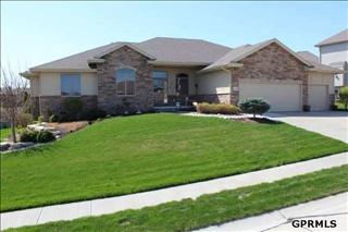 17121 Fairway Dr, Omaha NE  68136-4083 exterior