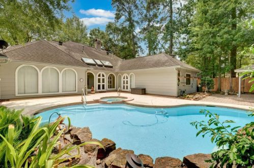 1823 Mountain Aspen Ln, Humble TX 77345-2165 exterior