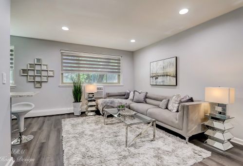 1060 Hollywood Ave, Chicago, IL 60660-4506