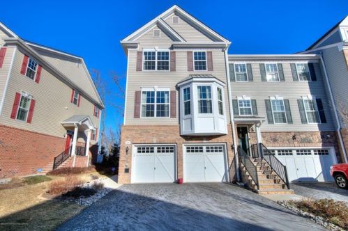 310 Princeton Ct, Red Bank, NJ 07702