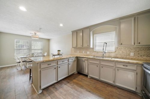 150 Golfview Dr, Montgomery TX 77356-8804 exterior