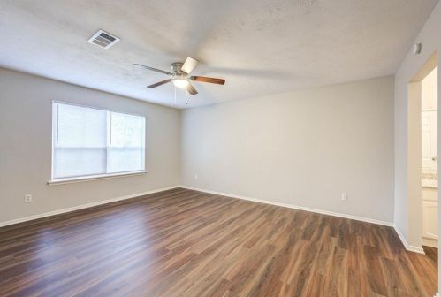 2018 Oak Shr Dr, Humble TX 77339-1724 exterior