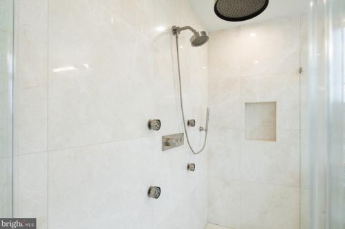 516 21 St, Philadelphia PA 19130-1401 exterior