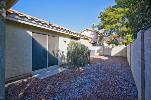 7043 28th Ave, Phoenix AZ  85051-8452 exterior