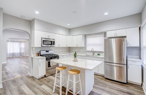 303 109 St, Chicago IL 60628-3308 exterior