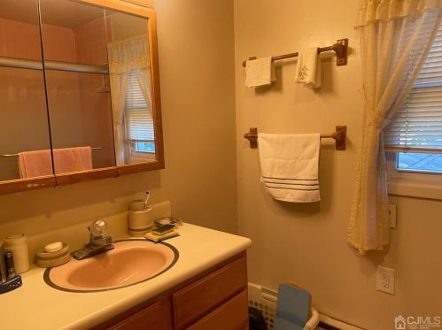 501 4 Ave, New Brunswick NJ 08904-2630 exterior